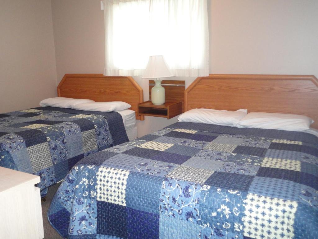 Apple Tree Inn Penticton Room photo